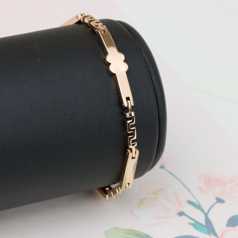 "Minimal Rose Gold Bracelet with Polished Clover Accent, XPBL0983